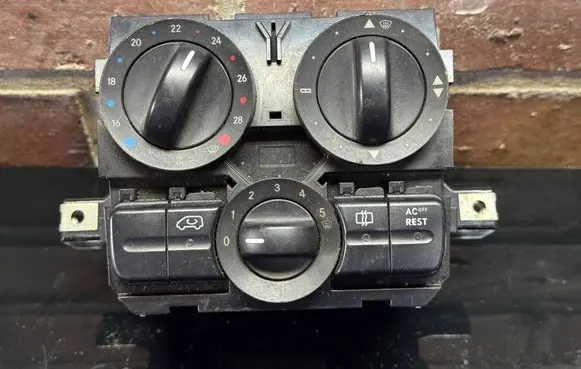 Mercedes-Benz Vito Viano W639 Climate control unit A6394460728 5HB00851200 A6394450105