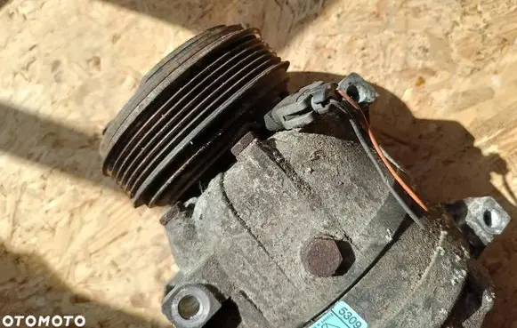 Renault Scenic I Air conditioning (A/C) compressor (pump) 7700105765