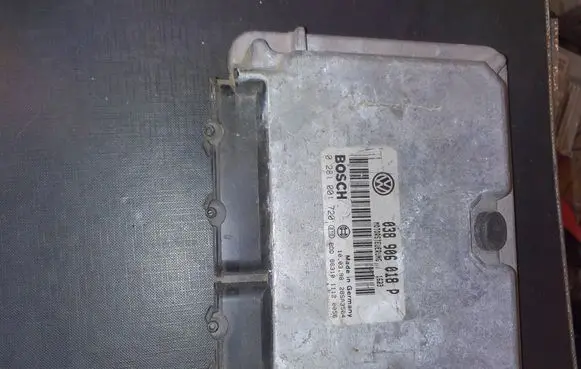 Volkswagen PASSAT B6 Engine control unit/module 038906018P 0281001720 28S03507