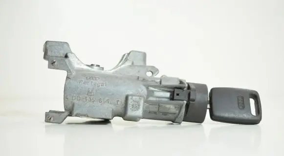 Audi A4 S4 B5 8D Ignition lock 4D0905851E