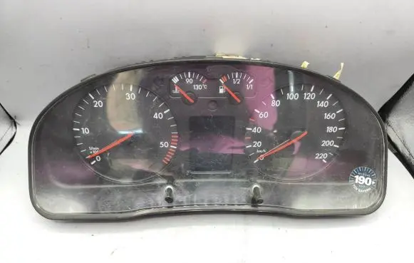 Volkswagen PASSAT B5 Speedometer (instrument cluster) 3B0919890M 110008795006