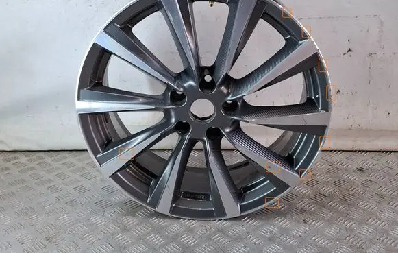Renault Kadjar R19 alloy rim 8201539754
