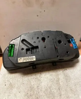 Volkswagen PASSAT B5 Speedometer (instrument cluster) 3B0919880DX 0110208770 135082766