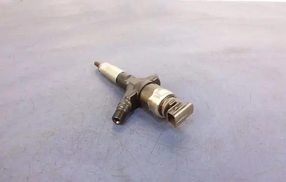 Subaru Forester SH Fuel injector 16613AA03