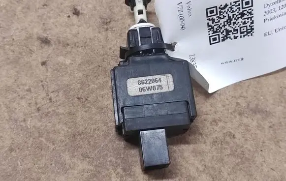 Volvo V70 Brake pedal sensor switch 8622064 06W075