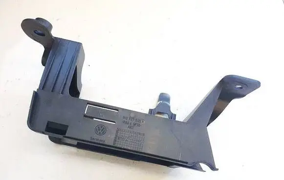 Volkswagen Jetta V Other exterior part 1K0937545