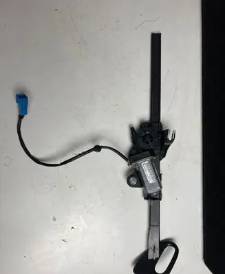 Mercedes-Benz E W238 Seat belt adjustment motor A2058600282 KR2EK5P133 308362899H