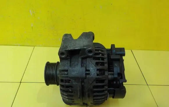 Skoda Octavia Mk2 (1Z) Generator/alternator 19SP11 CDA
