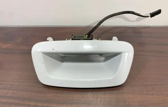 Opel Mokka Tailgate opening switch 