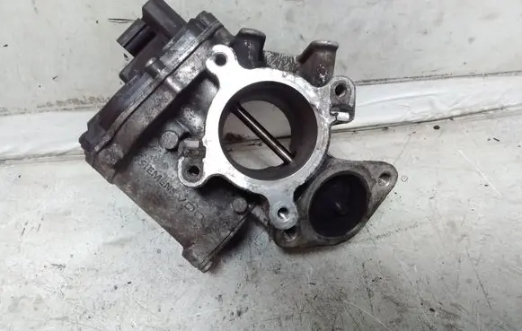 Opel Vivaro EGR valve 147105543R A2C53412016 H8200987088