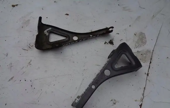 Mazda 6 Fender mounting bracket
