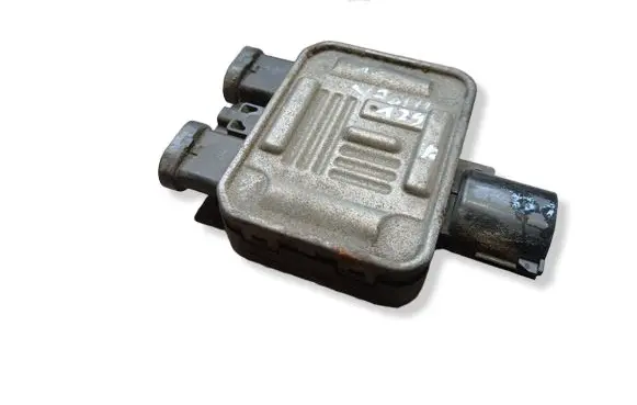 Volvo V70 Coolant fan relay 940009402