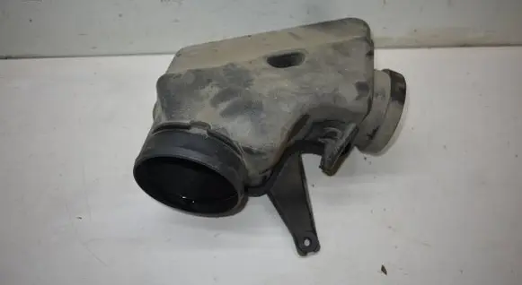 Chrysler Town & Country V Air filter box 8T0955453C