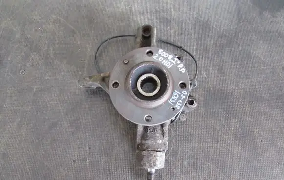 Peugeot 5008 Front wheel hub spindle knuckle