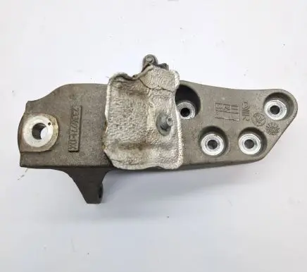 Maserati Ghibli Engine mount bracket 2336971DX 08064211