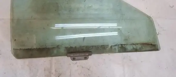 Ford Fiesta Front door window glass four-door