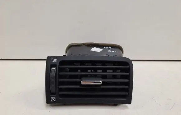 Toyota Avensis T250 Dashboard side air vent grill/cover trim