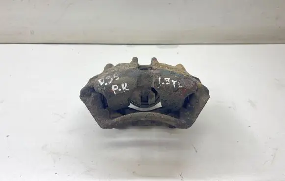 Volkswagen PASSAT B5 Front brake caliper