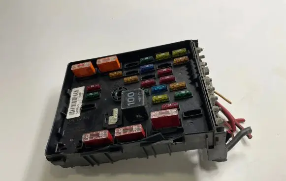 Volkswagen PASSAT B6 Fuse box set 3C0937125 63592777