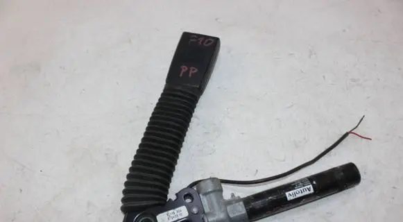 BMW 5 F10 F11 Front seatbelt buckle 9115306