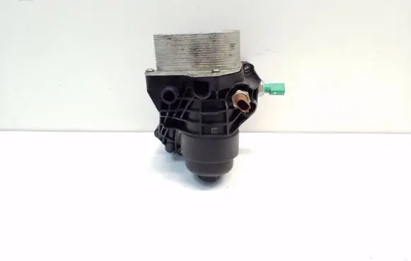 Oil filter mounting bracket
