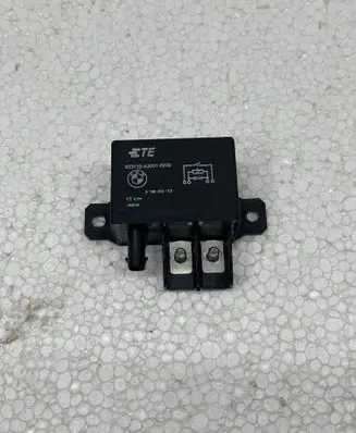 BMW 3 G20 G21 Coolant fan relay 9198302 V23132A20013030
