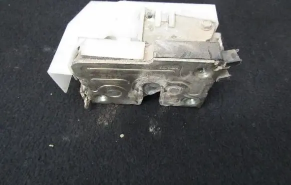 Renault Megane I Rear door lock