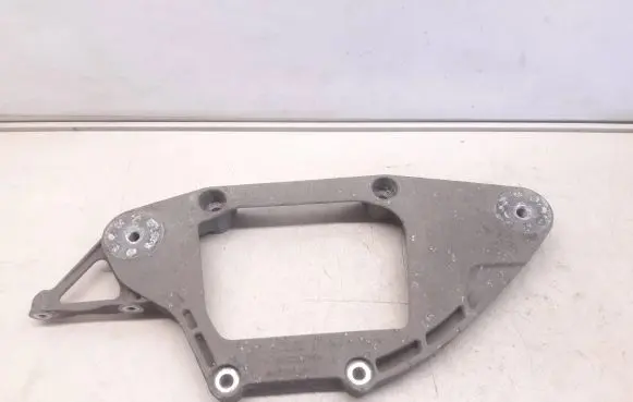 Audi A8 S8 D4 4H Rear differential/diff mount bracket 8K0599287G