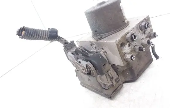 Ford Mondeo MK IV ABS Pump 8G912C405AB
