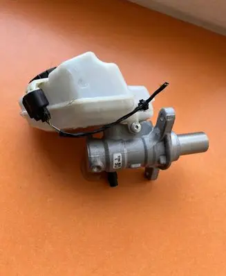 Land Rover Discovery Sport Master brake cylinder 03350885631