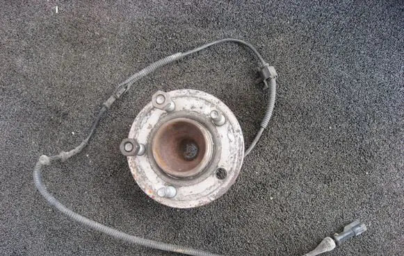 Lincoln Town Car Front wheel hub PA66GP30