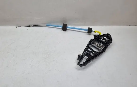 BMW 2 F46 Rear door exterior handle/bracket 7401210