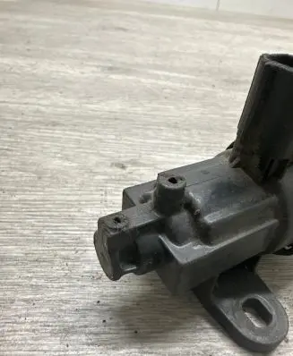 Rover 25 Vacuum valve WaW100050
