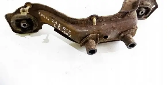 Honda CR-V Rear differential/diff mount bracket 
