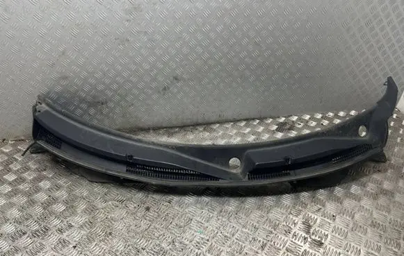 Suzuki Swift III Wiper trim 7233153R0