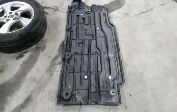 Toyota C-HR I Rear underbody cover/under tray 85165F4020