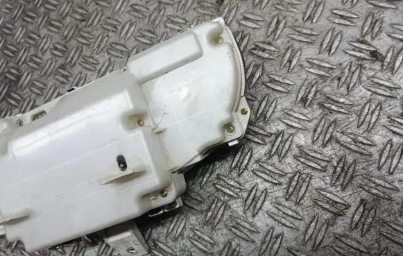 Toyota Avensis Verso Speedometer (instrument cluster)