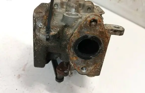Volkswagen Jetta V EGR valve 103557