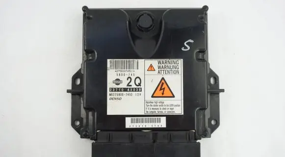 Nissan Navara D23 Engine control unit/module 2758007452 237104X03B