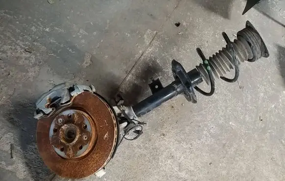 Nissan Qashqai J12 Front wheel hub spindle knuckle