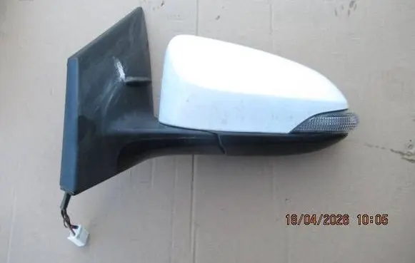 Toyota Auris E180 Front door electric wing mirror E11026983