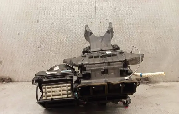 Toyota Avensis T270 Interior heater climate box assembly 8705002A00