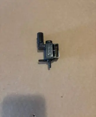 Porsche Cayenne (9Y0 9Y3) Electromagnetic valve 037906283F