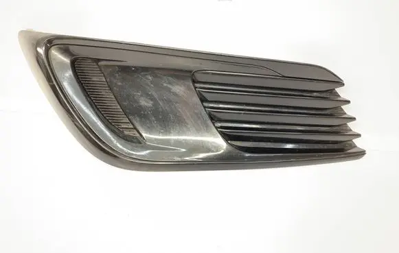 Toyota Auris E180 Front bumper lower grill 8148202560 5204002120