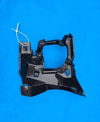 BMW 1 F20 F21 Front bumper mounting bracket 7371739