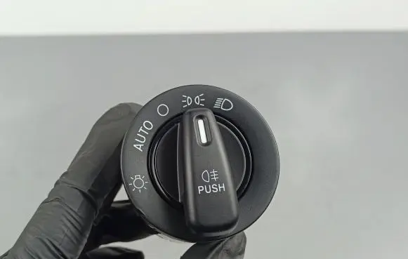 Maserati Quattroporte Light switch 670019822