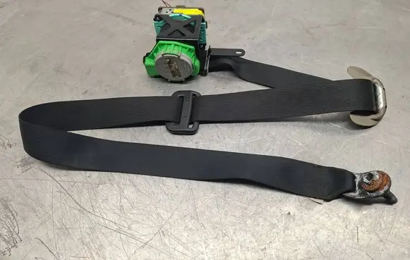 Toyota Verso Front seatbelt 732200F050
