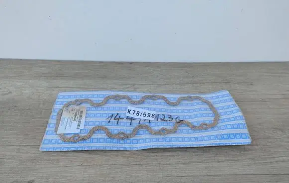 Opel Astra F Rocker cam cover 90354545