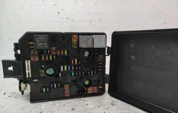 Buick Encore I Fuse module 95263744