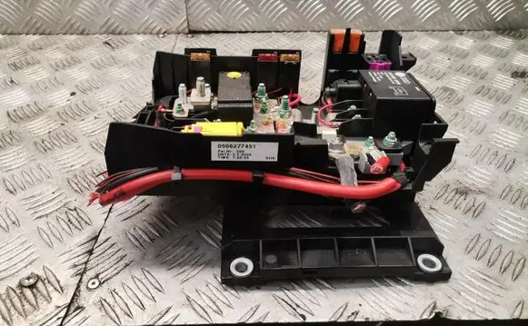 Volkswagen Touareg I Fuse module 7l0937548b